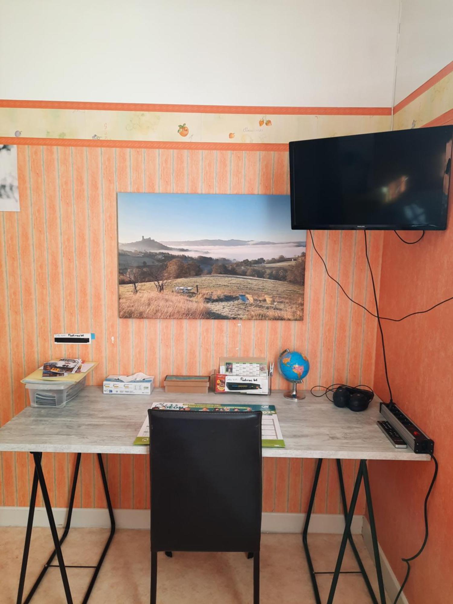 Les Coteaux De Planeze, Ideal Deplacement Pro, Chambres Individuelles Lit 160 Television Saint-Laurent-les-Tours Kültér fotó